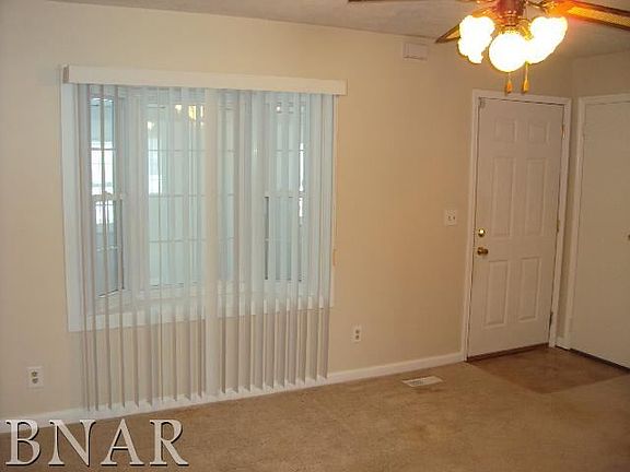 4th image of 8 Kirkwood Dr