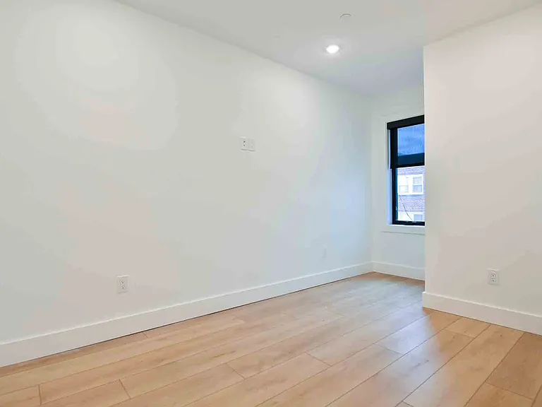 2641 4th St NE #2 — Photo 23