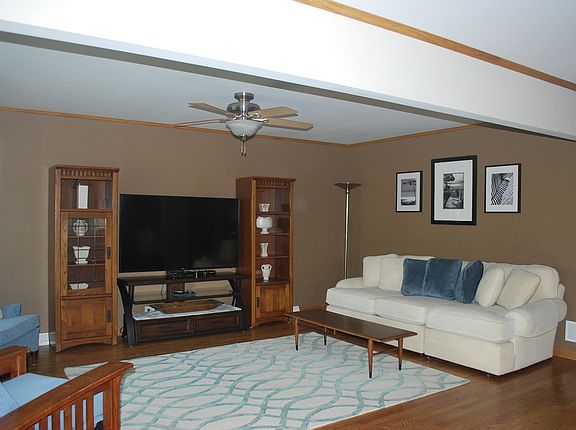 5th image of 609 N Roberta Ave