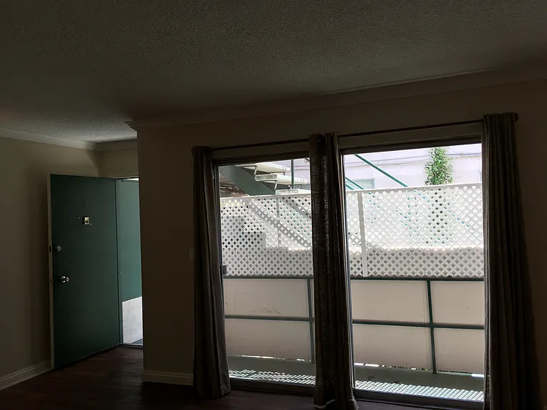 2128 Penmar Ave #4 — Photo 4