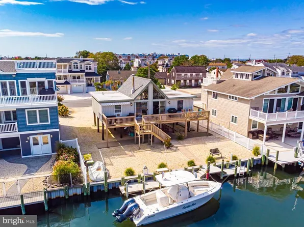317 W 5th St, Ship Bottom, NJ 08008