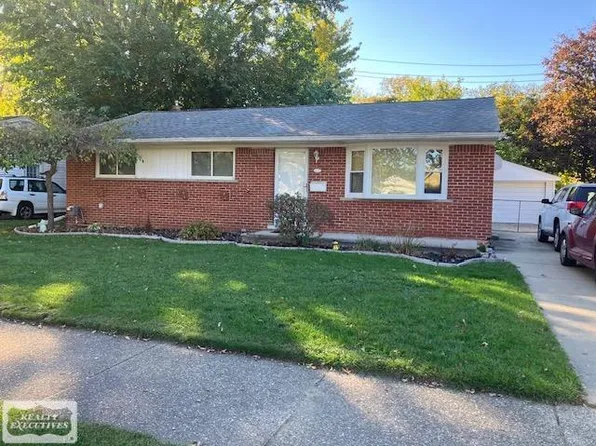 41203 Paign Dr, Sterling Heights, MI 48313