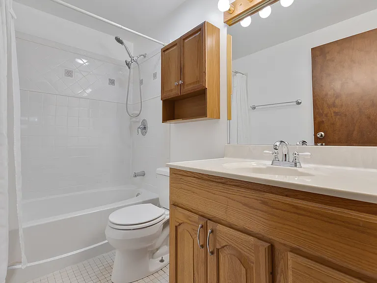 117 Cotuit Ct — Photo 12
