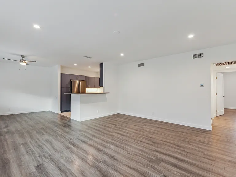 671 S Riverside Drive — Photo 26