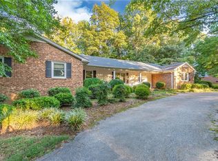 2701 Cromwell Rd, Greensboro, NC 27407