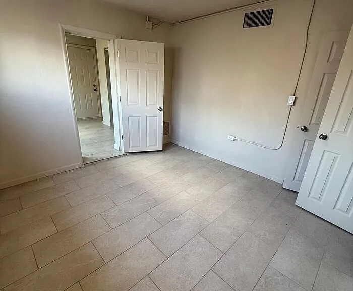 3638 S 9th Ave — Photo 14