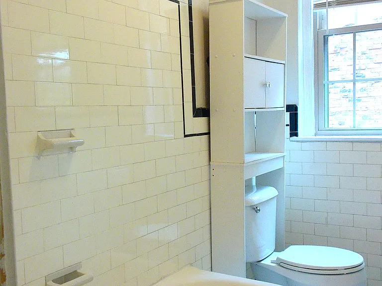 Park Spring Manor — Photo 10