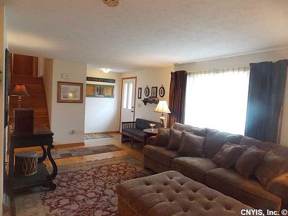 3rd image of 103 Emerald Dr
