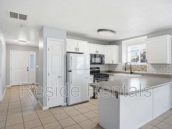 5th image of 435 W 1330 N