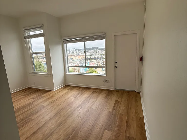 2255 San Jose Ave #8 — Photo 3