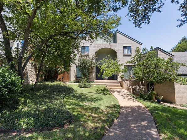 2613 McCart Ave, Fort Worth, TX 76110