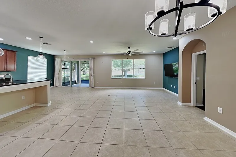 4 bed, 3.0 bath, 2963 sqft, $2,650 — Photo 4
