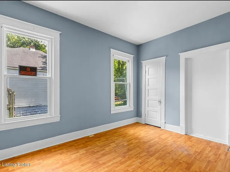 2220 W Oak St — Photo 18