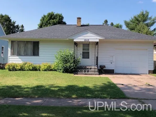 1003 E Pierce St, Wakefield, MI 49968