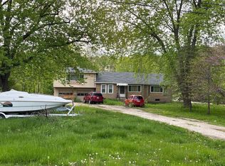 9739 269th Ave, Trevor, WI 53179
