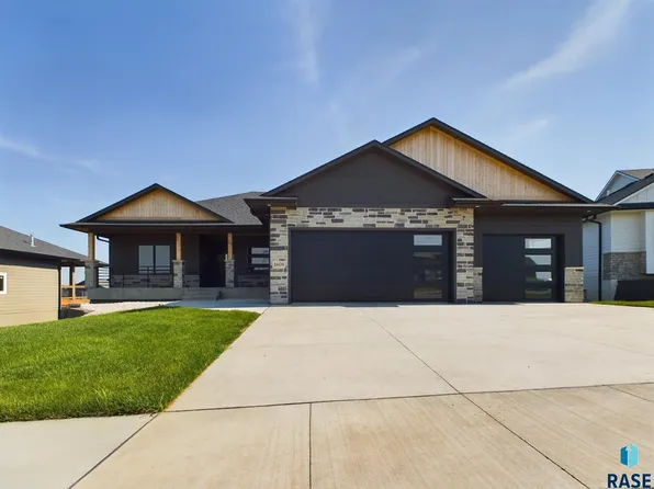 1608 W Bennett Dr, Brandon, SD 57005