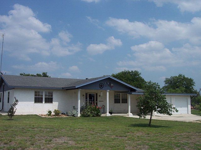 1st image of 323 Stagecoach Hill Dr