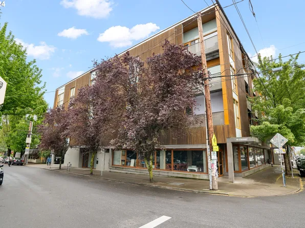 915 SE 35th Ave APT 408, Portland, OR 97214