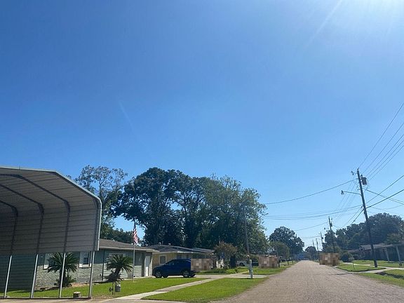 5th image of 224 Bradford Dr