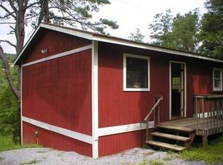 335 Meadowview Dr, Lost City, WV 26810