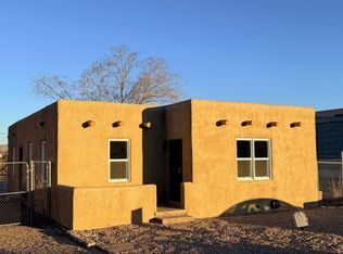2204 7th St NW, Albuquerque, NM 87102