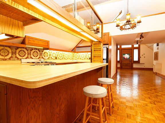4th image of 2647 N Orchard St #3