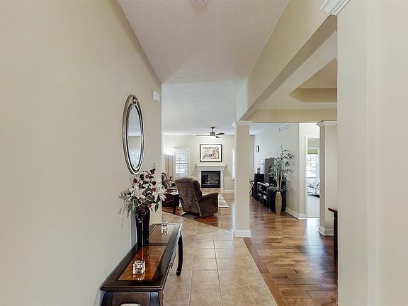 4th image of 67 Crista Ann Ct
