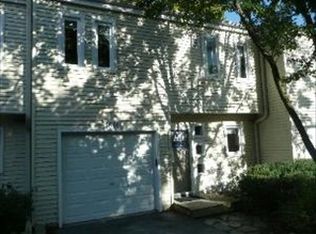 1616 Bay Ct, Naperville, IL 60565