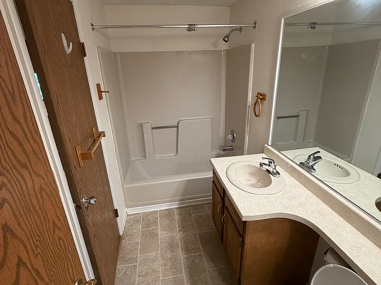 112 Grenadier Ct — Photo 11