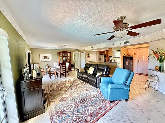 5th image of 151 NE 16th Avenue #367