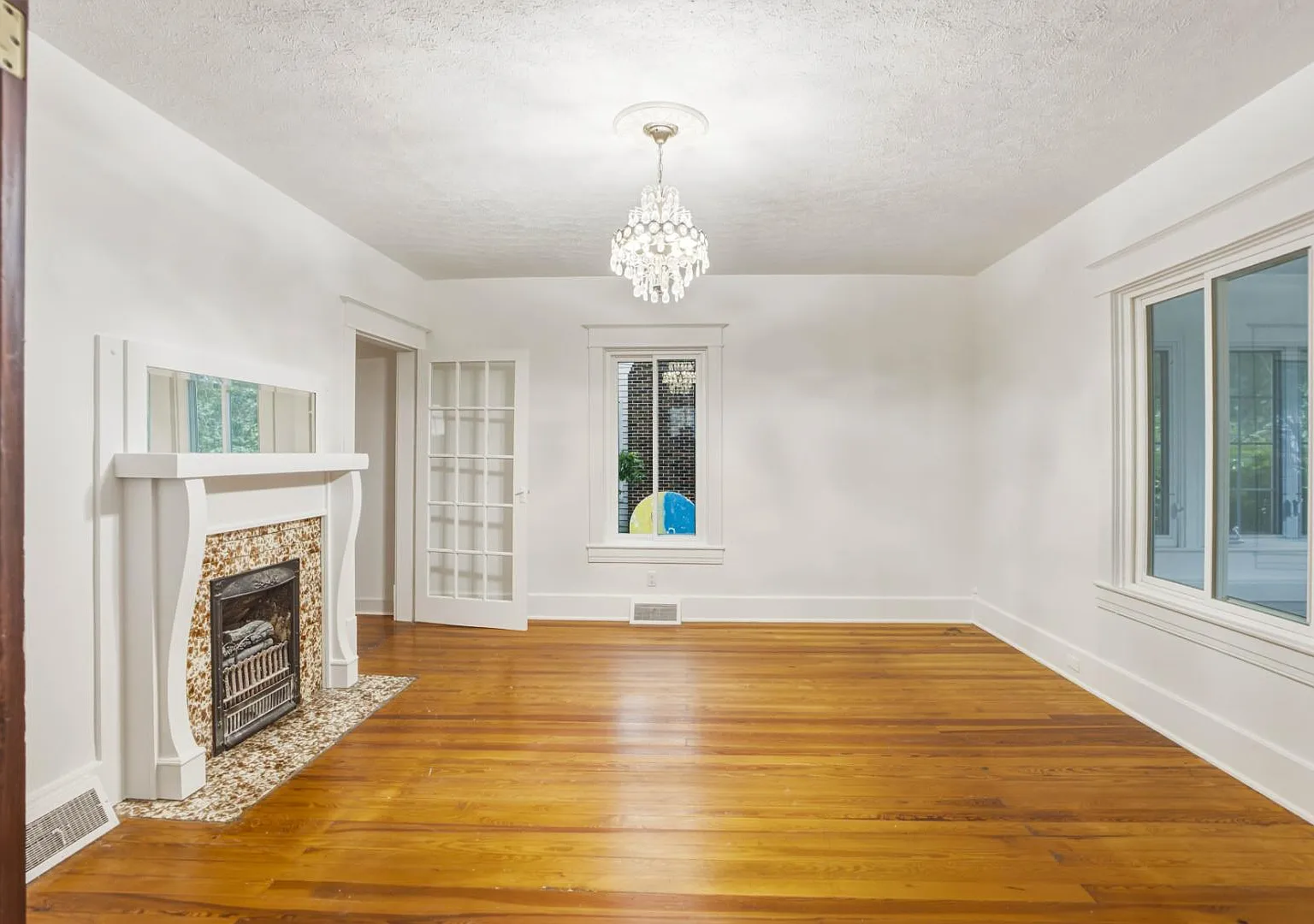 5858 S Main St — Photo 3