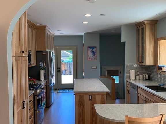 3rd image of 1160 S Corona St