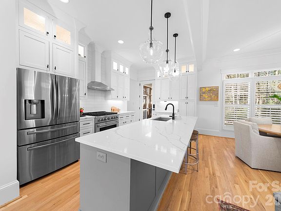 4th image of 6517 Gardner Ln