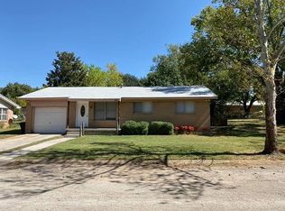 403 S Vick St, Decatur, TX 76234