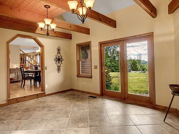 Foyer has Vaulted Ceiling