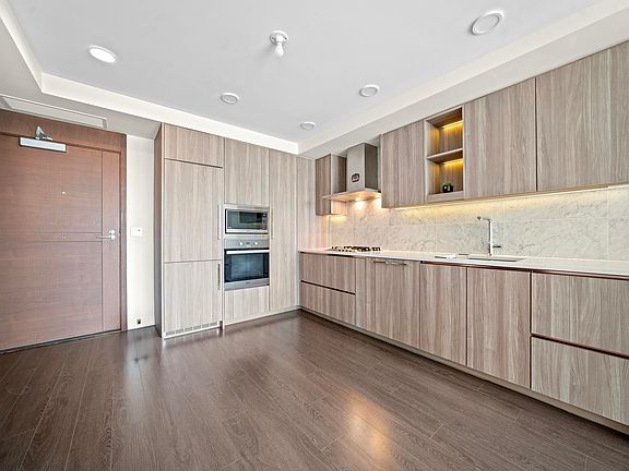 4th image of 433 SW Marine Dr #1107