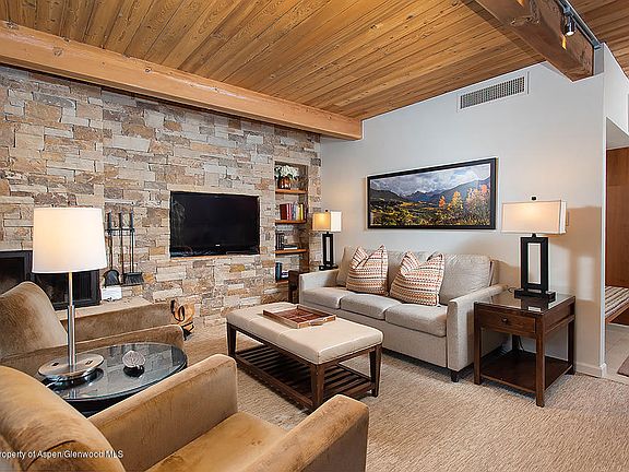 4th image of 617 E Cooper Ave #133