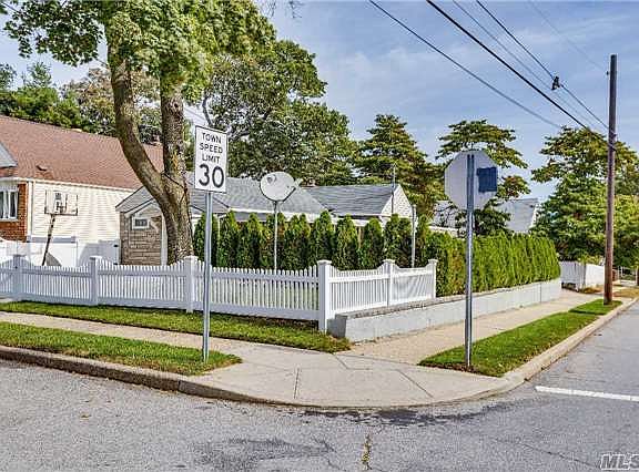 4th image of 383 Randall Ave