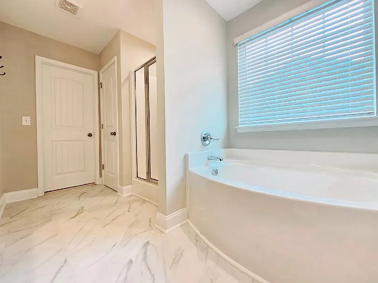 2115 Mannington Dr — Photo 22