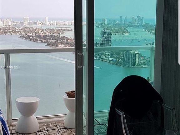 3rd image of 1900 N Bayshore Dr APT 4403