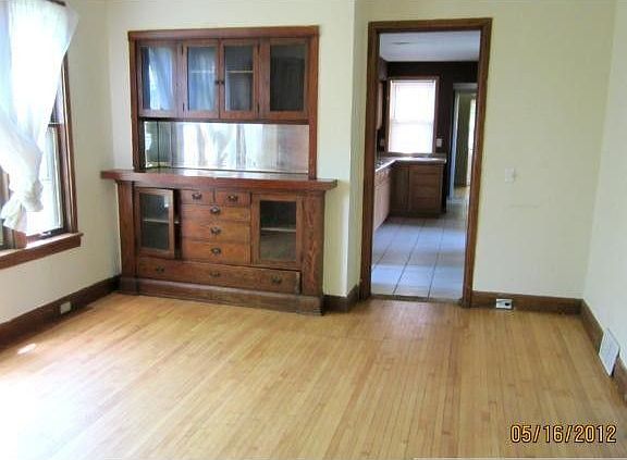 3rd image of 1619 Glenwood Ave