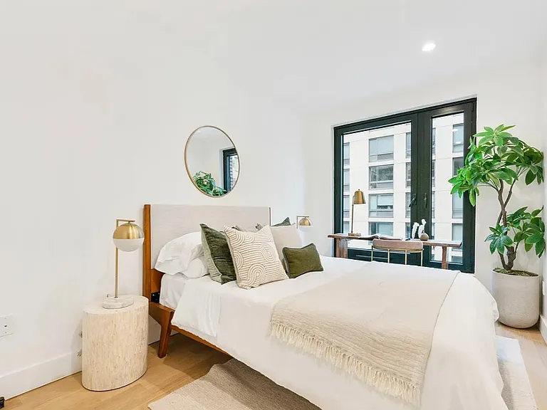 260 Gold St #814 — Photo 9