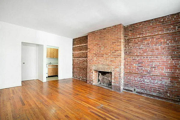 Rented by Waldstar Real Estate LLC | media 3