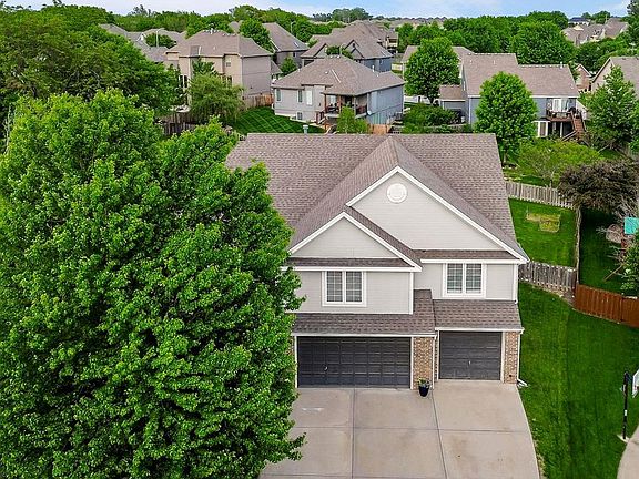 2nd image of 9105 N Kansas Ct