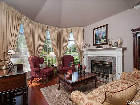 2nd image of 3307 Thornhill Dr