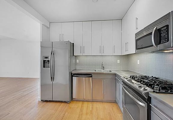 4th image of 38 Delancey St #8A