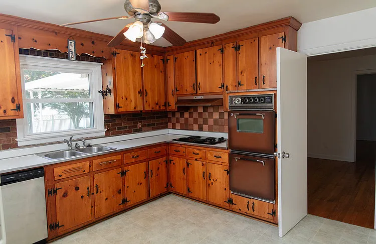 323 Shoreline Dr — Photo 22