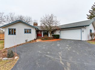 20720 N Meadows Ct, Kildeer, IL 60047