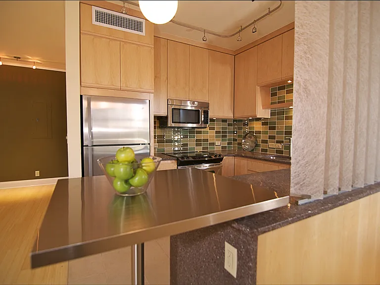 230 NW 10th St #1018-N — Photo 3