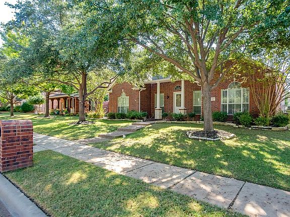 3rd image of 2327 Brazos Dr